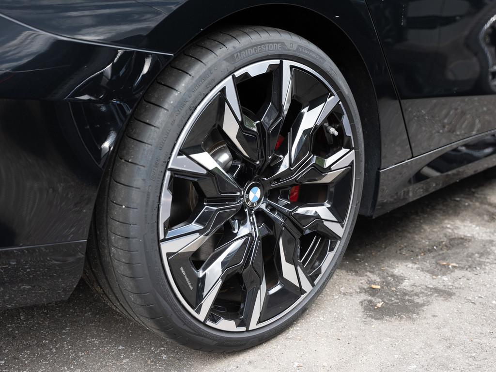 BMW 520 2026 г. Чёрный, пробег 7400 км
