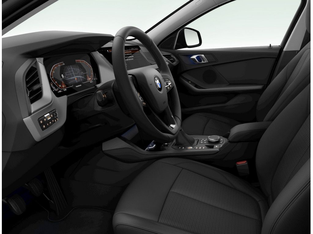 BMW 118 2023 г. Чёрный, пробег 27511 км
