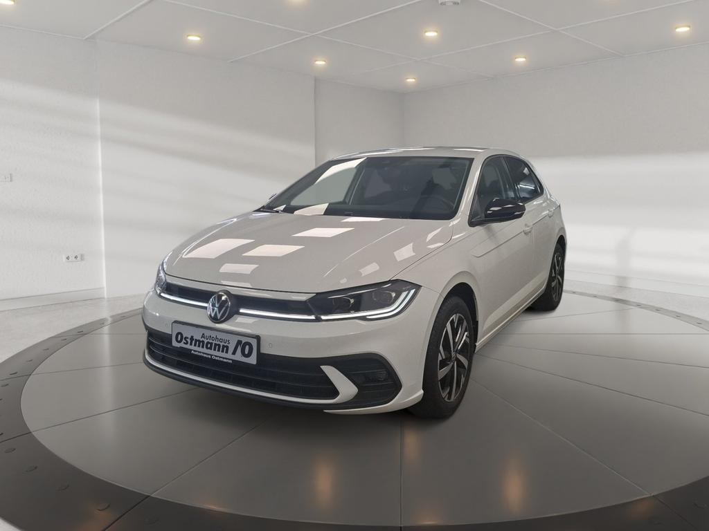 Volkswagen Polo 2023 г. Белый, пробег 43021 км