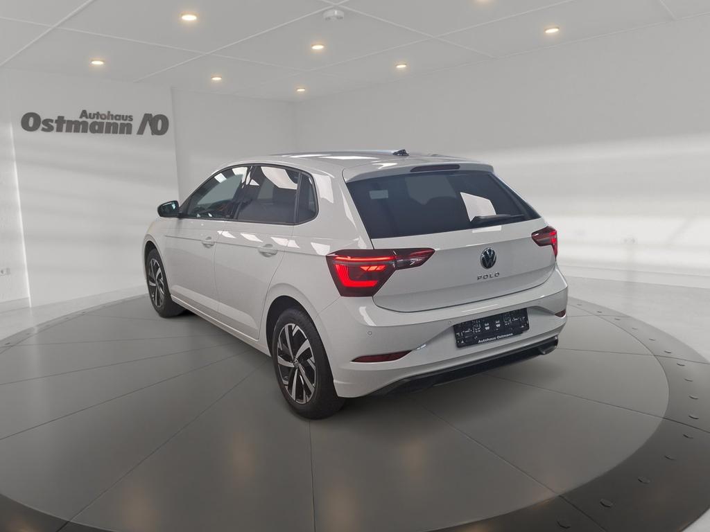 Volkswagen Polo 2023 г. Белый, пробег 43021 км