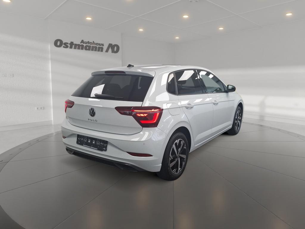Volkswagen Polo 2023 г. Белый, пробег 43021 км