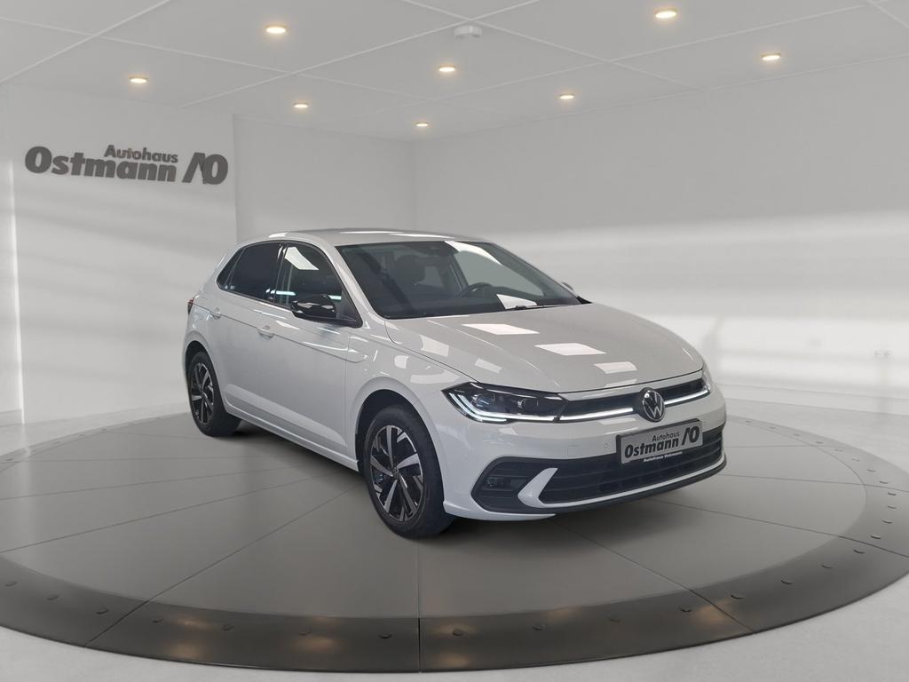 Volkswagen Polo 2023 г. Белый, пробег 43021 км