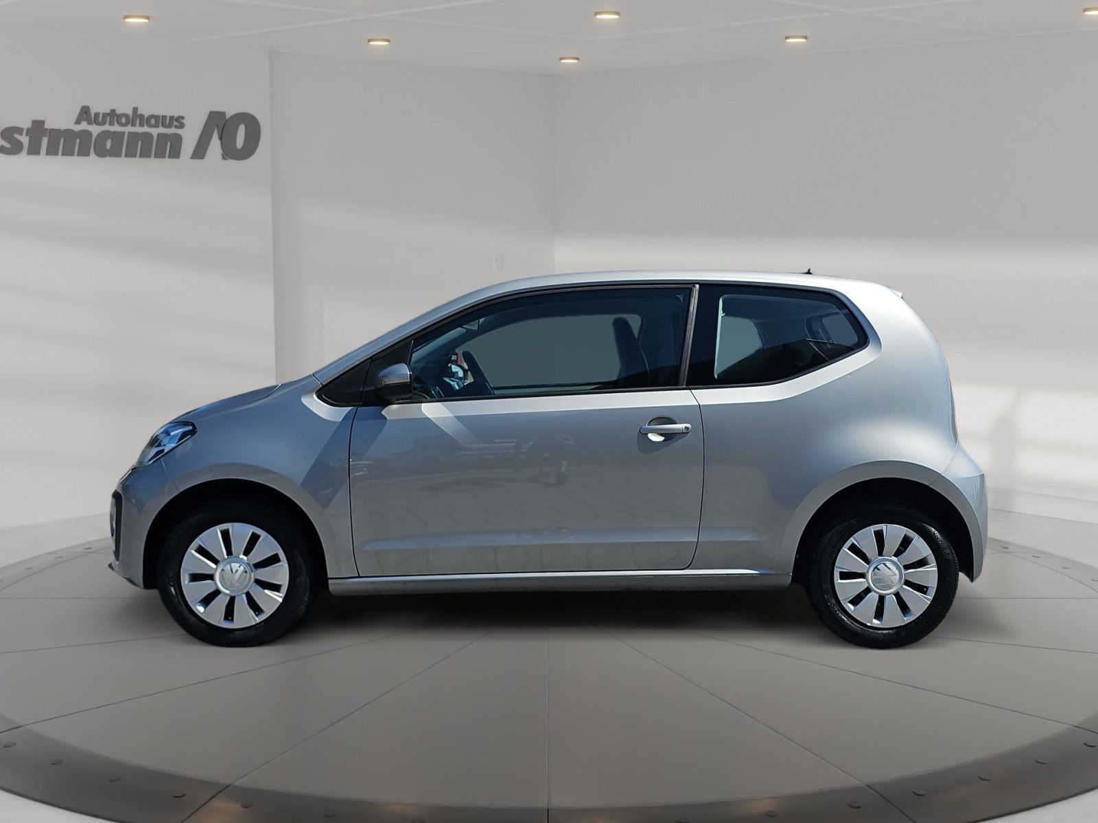 Volkswagen up! 2022 г. Серебристый, пробег 40705 км