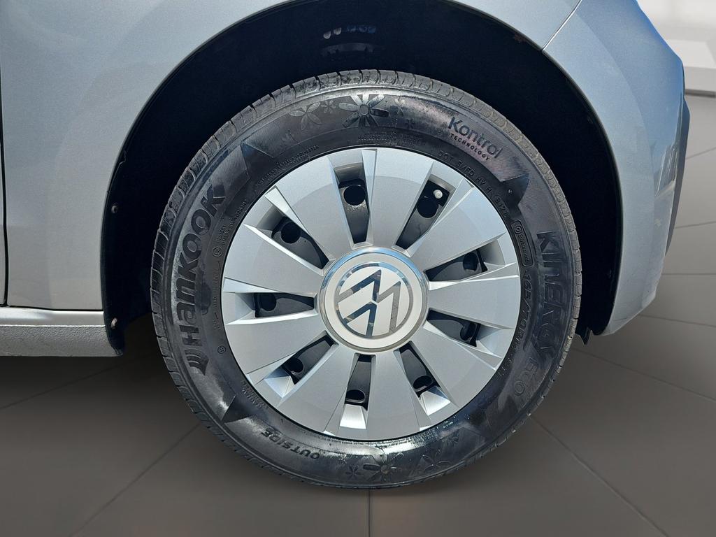 Volkswagen up! 2022 г. Серебристый, пробег 40705 км