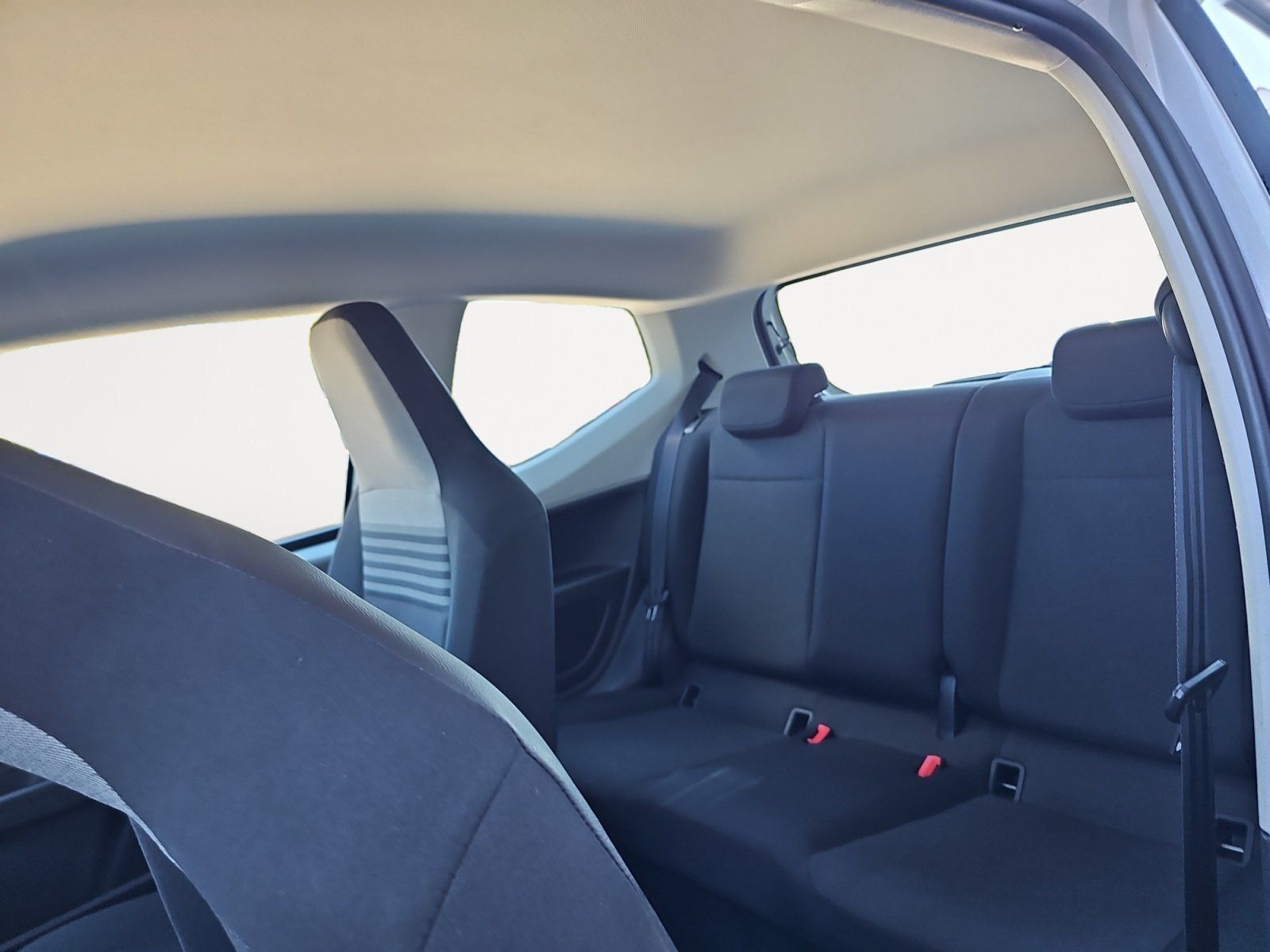 Volkswagen up! 2022 г. Серебристый, пробег 40705 км