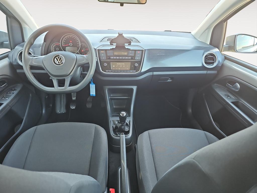Volkswagen up! 2022 г. Серебристый, пробег 40705 км