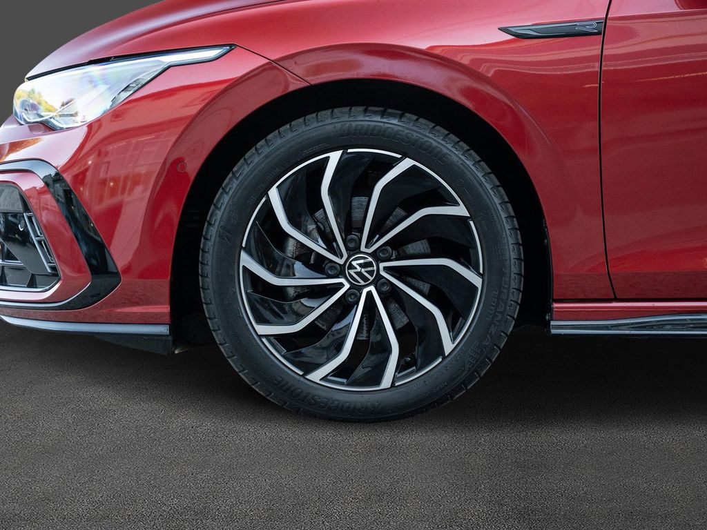 Volkswagen Golf 2022 г. Красный, пробег 50000 км