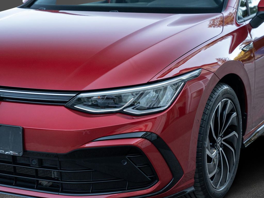 Volkswagen Golf 2022 г. Красный, пробег 50000 км