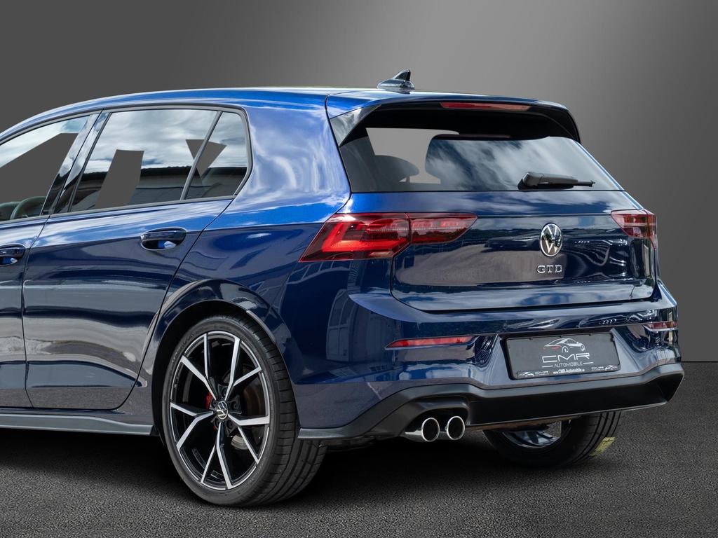 Volkswagen Golf 2023 г. Синий, пробег 50000 км