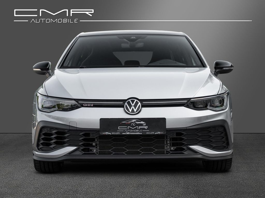 Volkswagen Golf 2023 г. Серебристый, пробег 40000 км