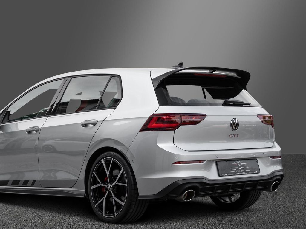Volkswagen Golf 2023 г. Серебристый, пробег 40000 км