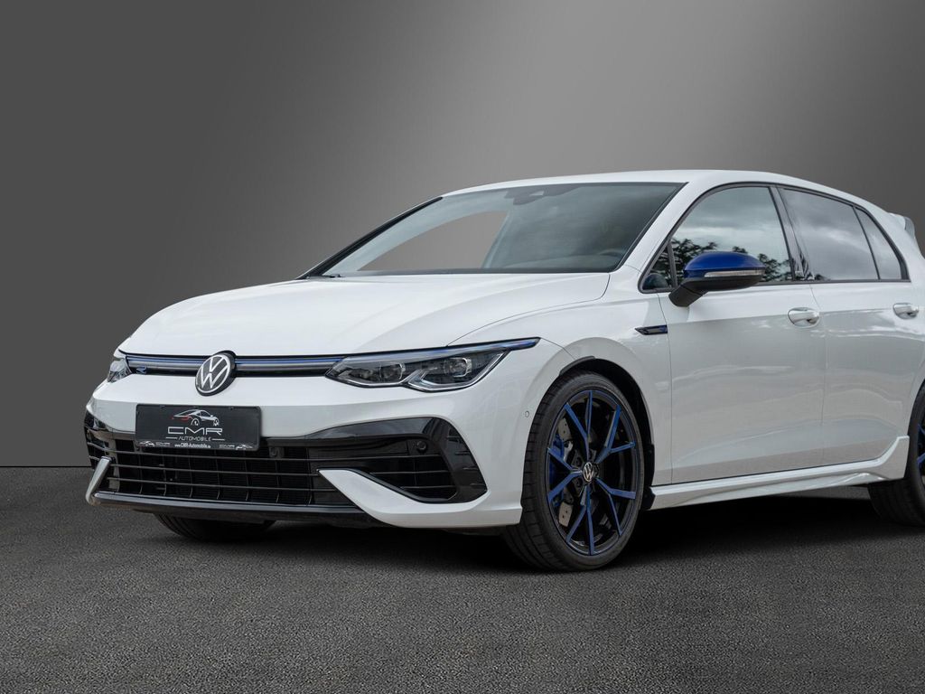 Volkswagen Golf 2023 г. Белый, пробег 17396 км