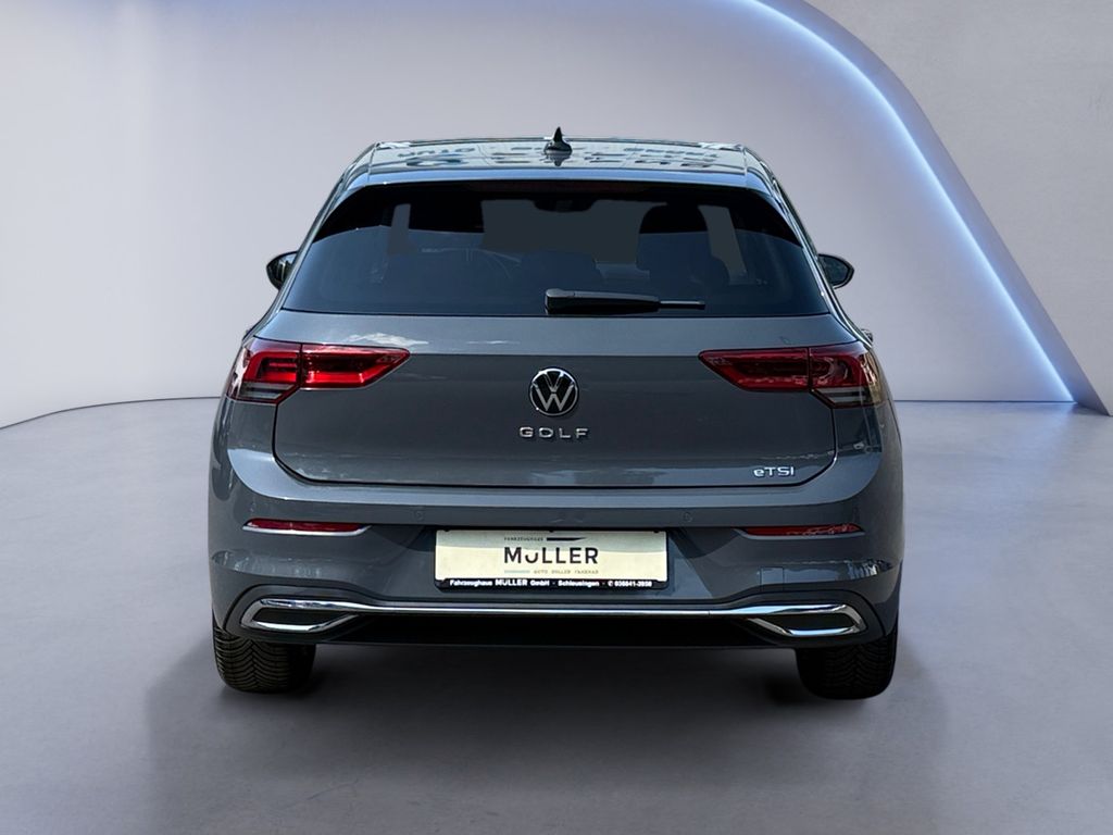 Volkswagen Golf 2023 г. Серый, пробег 54420 км