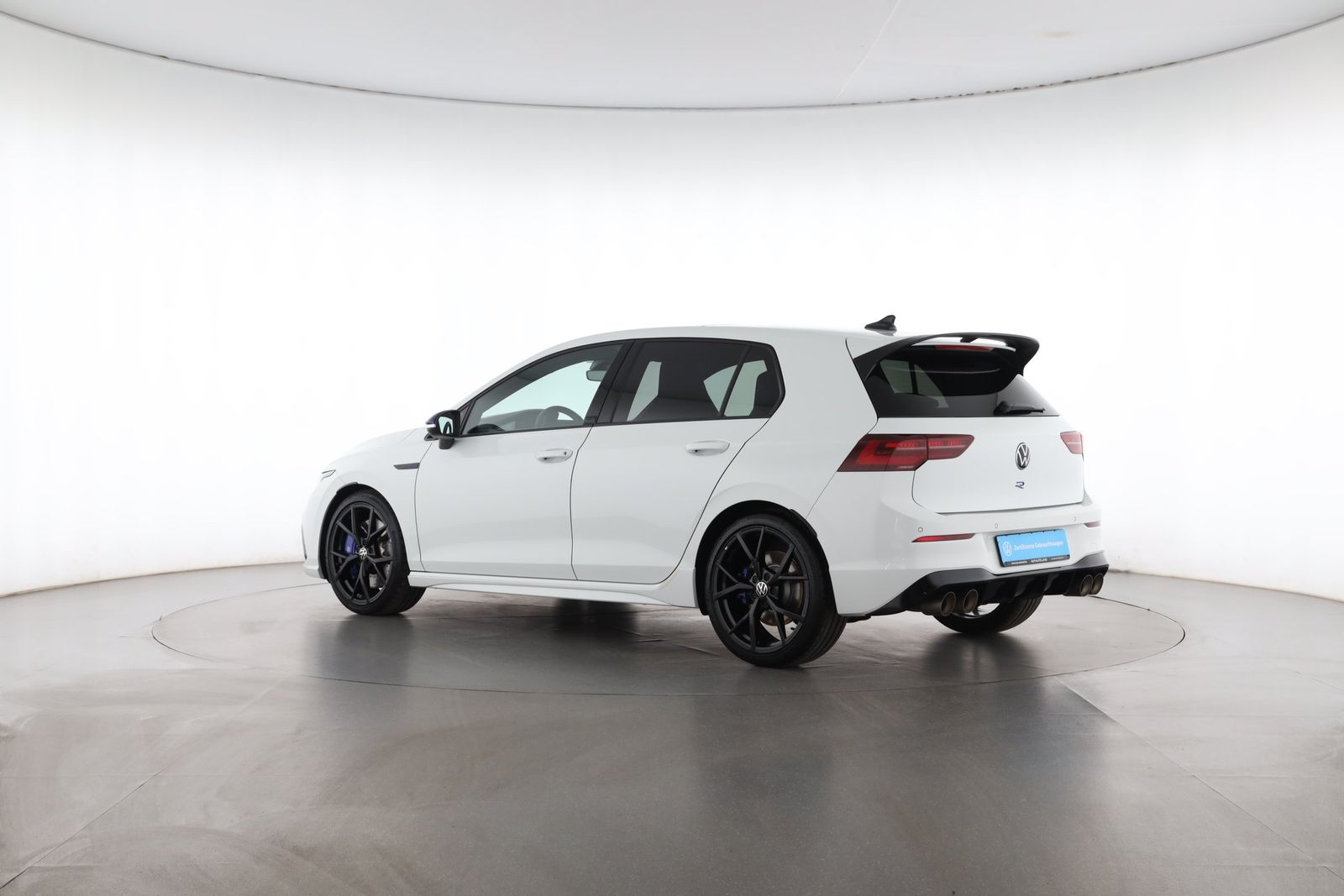 Volkswagen Golf 2023 г. Белый, пробег 52858 км