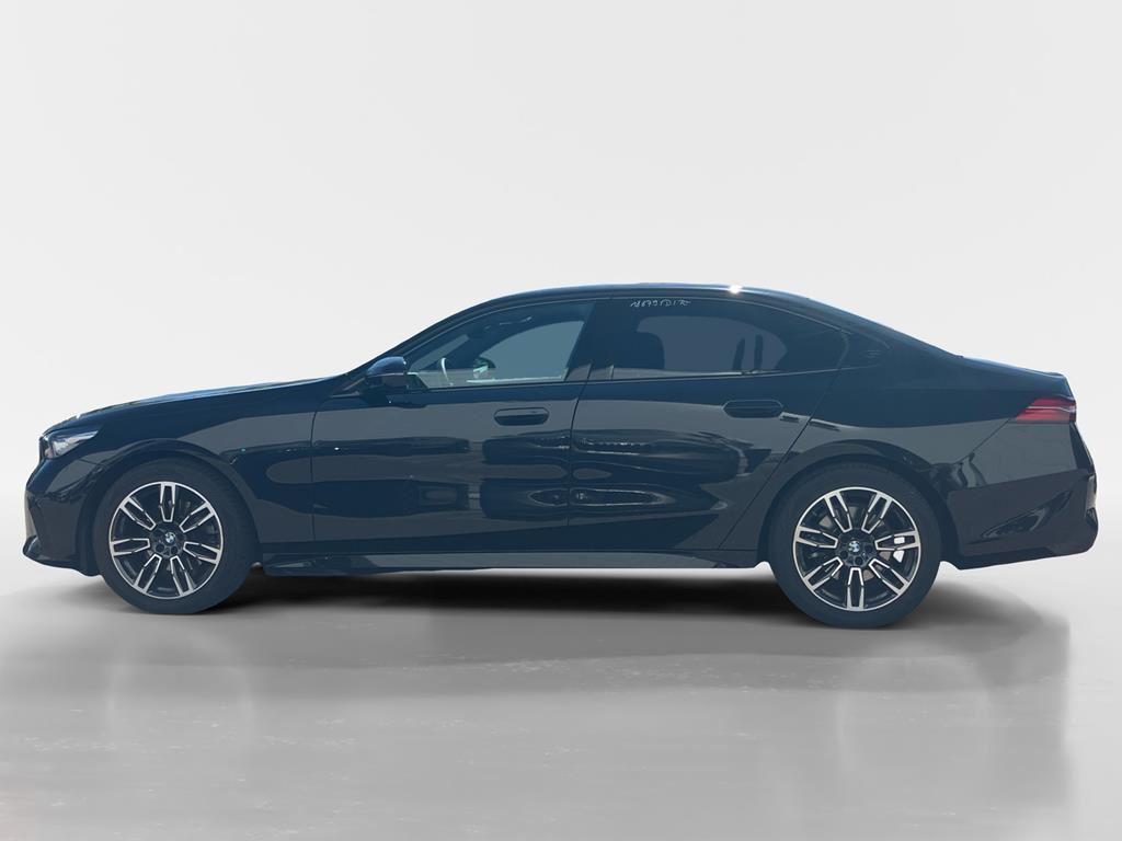 BMW 520 2026 г. Чёрный, пробег 18200 км