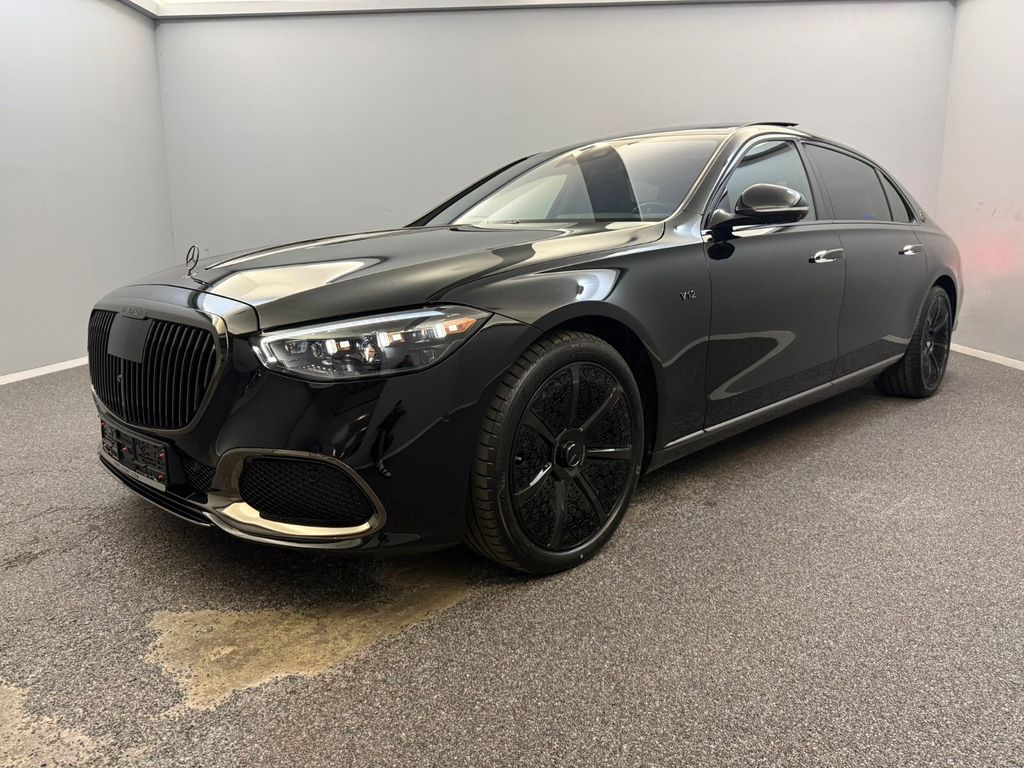 Mercedes-Benz S 680 2025 г. Чёрный, пробег 4123 км
