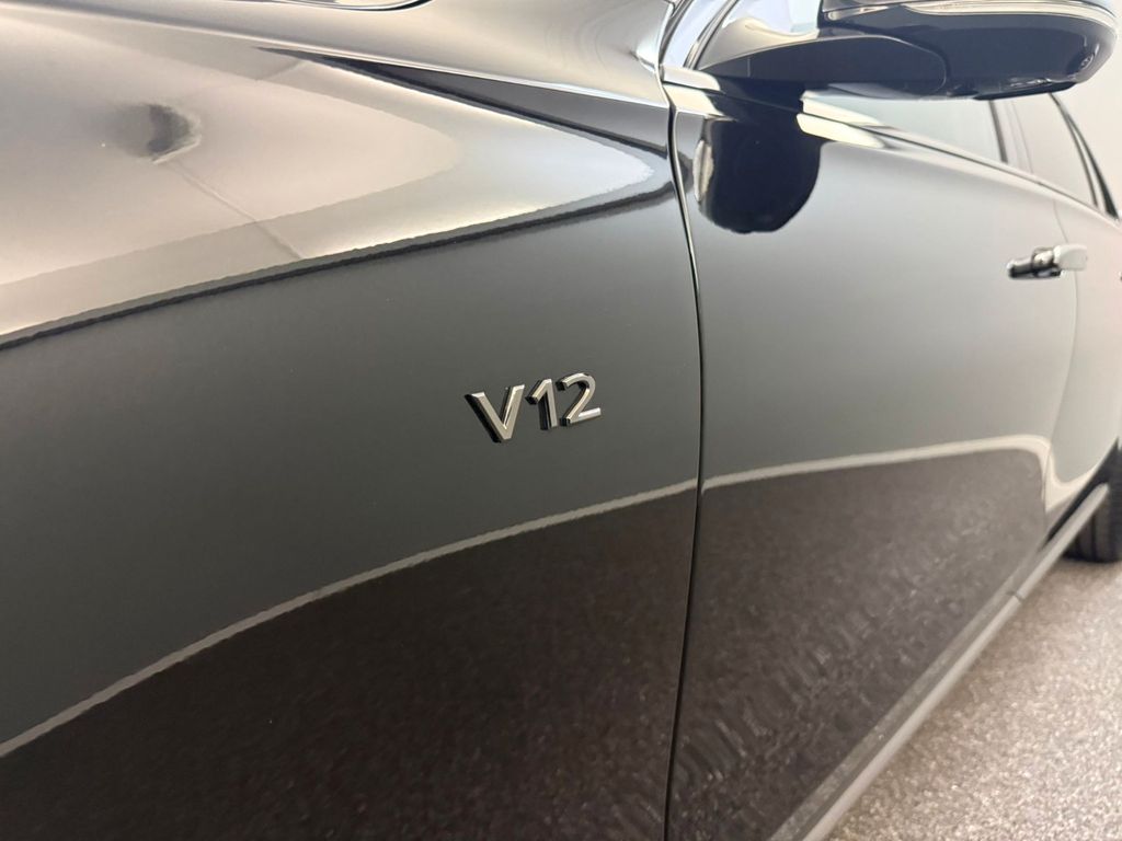 Mercedes-Benz S 680 2025 г. Чёрный, пробег 4123 км