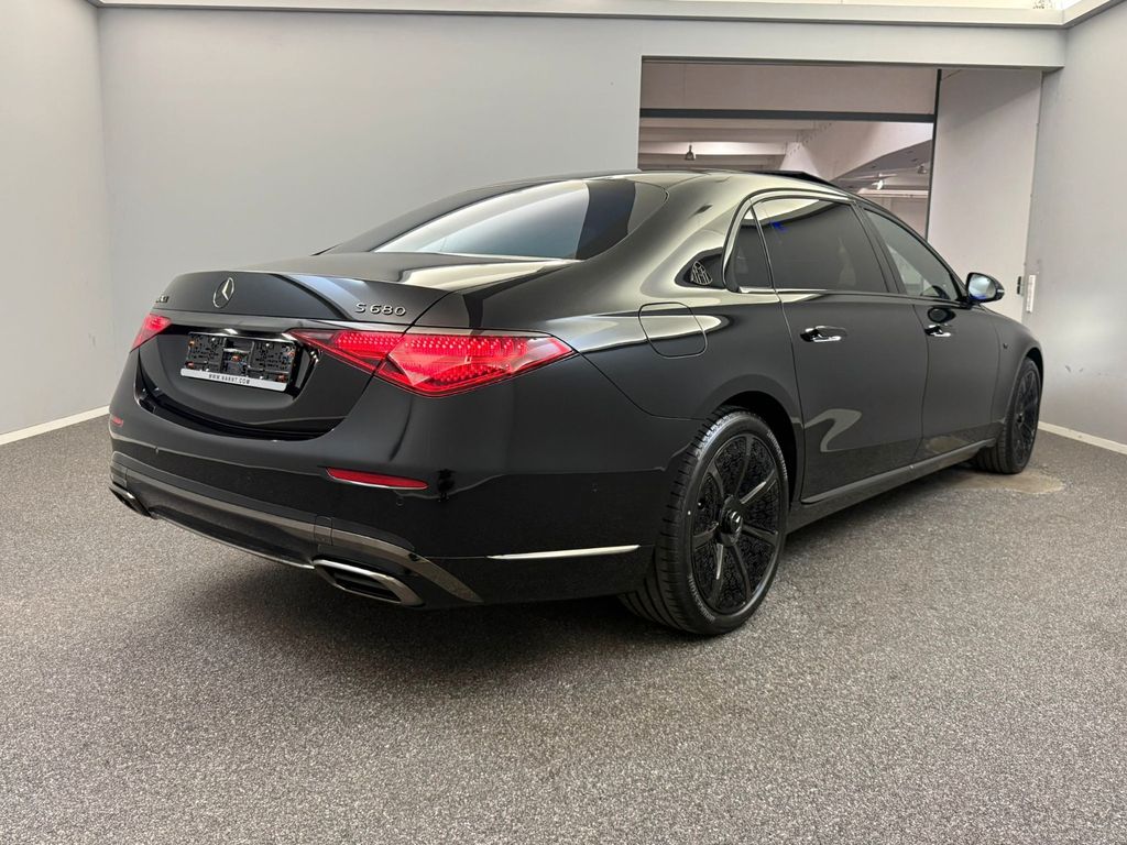 Mercedes-Benz S 680 2025 г. Чёрный, пробег 4123 км