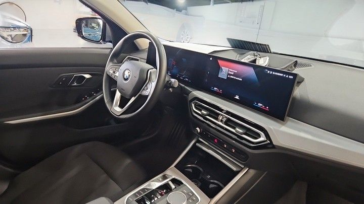 BMW 320 2023 г. Серый, пробег 28000 км