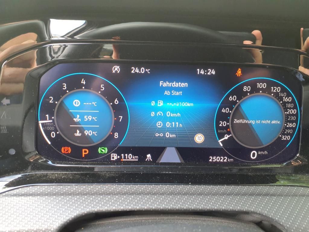 Volkswagen Golf 2023 г. Синий, пробег 25022 км