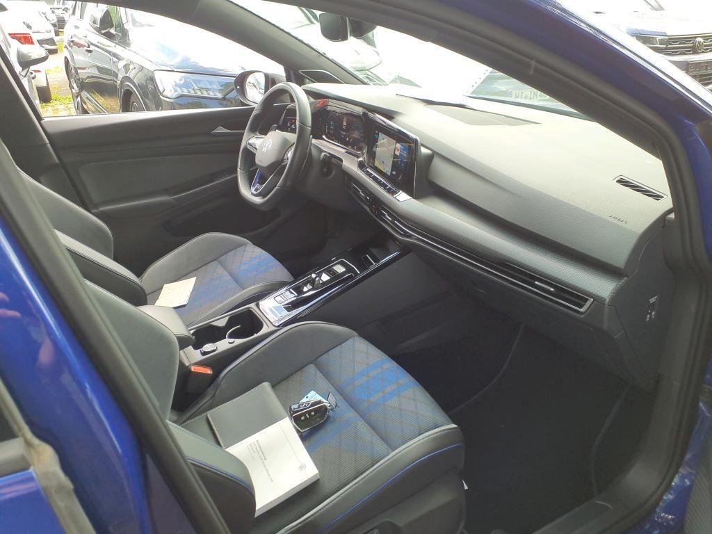 Volkswagen Golf 2023 г. Синий, пробег 25022 км