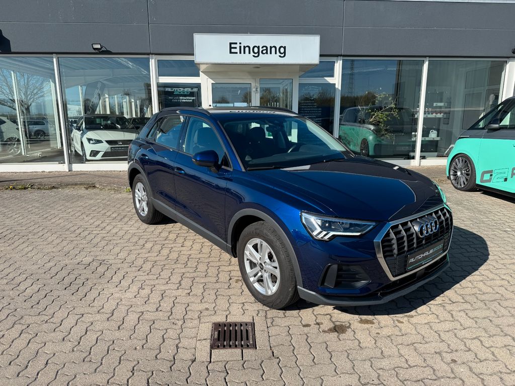 Audi Q3 2023 г. Синий, пробег 49185 км