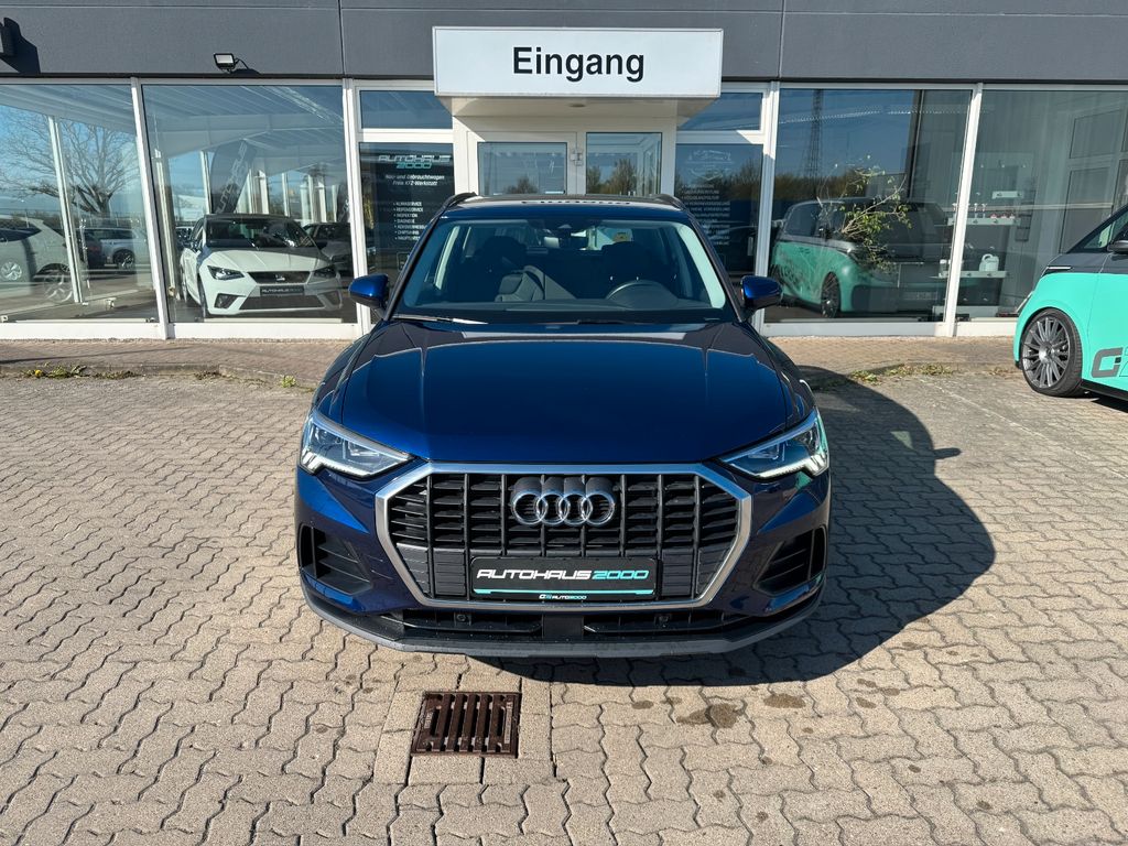 Audi Q3 2023 г. Синий, пробег 49185 км