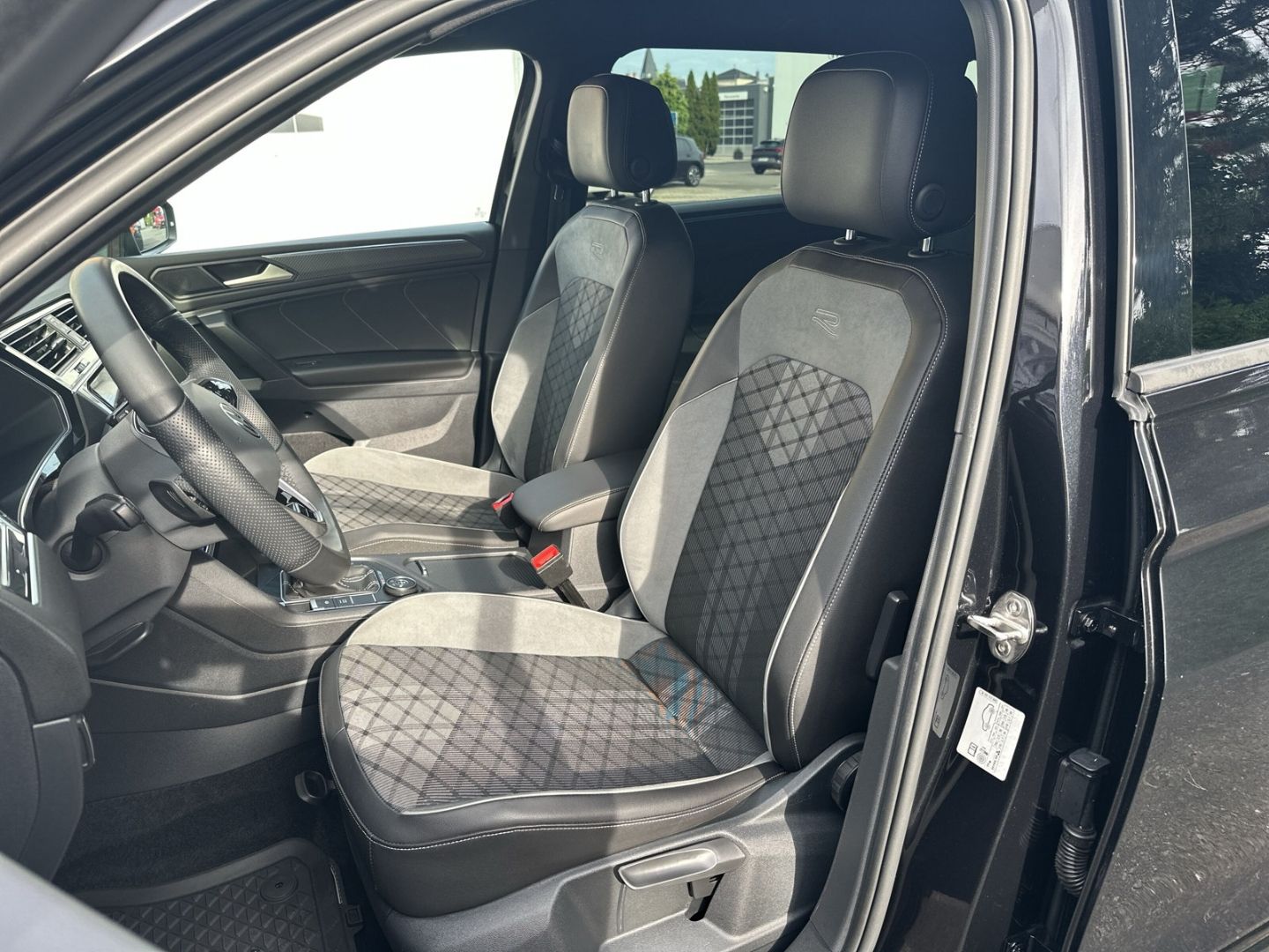 Volkswagen TIGUAN ALLSPACE 2022 г. Чёрный, пробег 43417 км