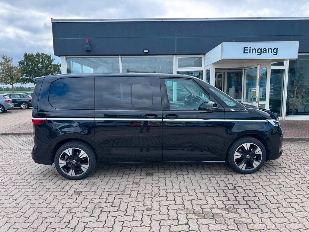 Volkswagen T7 MULTIVAN 2025 г. Чёрный, пробег 28600 км