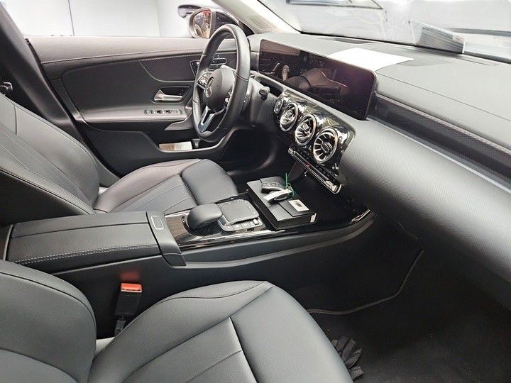 Mercedes-Benz CLA 220 SHOOTING BRAKE 2023 г. Серый, пробег 44000 км