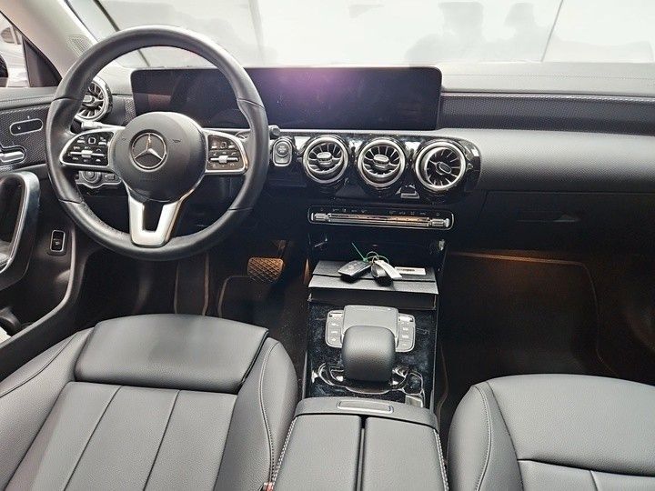 Mercedes-Benz CLA 220 SHOOTING BRAKE 2023 г. Серый, пробег 44000 км