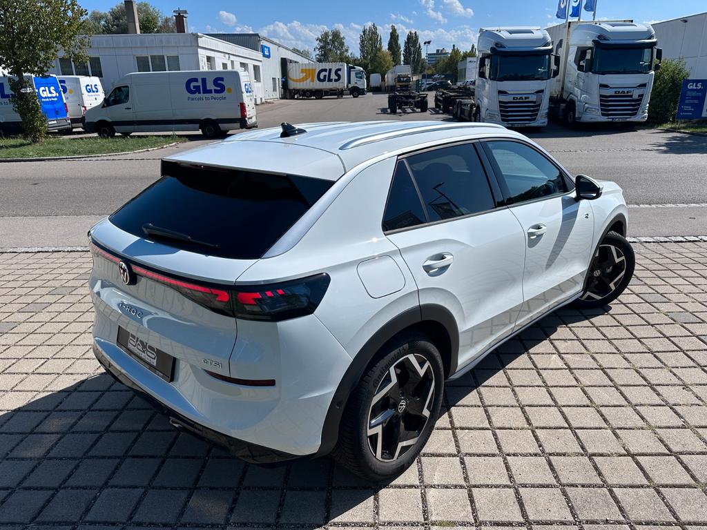 Volkswagen T-Roc 2023 г. Белый, пробег 25000 км