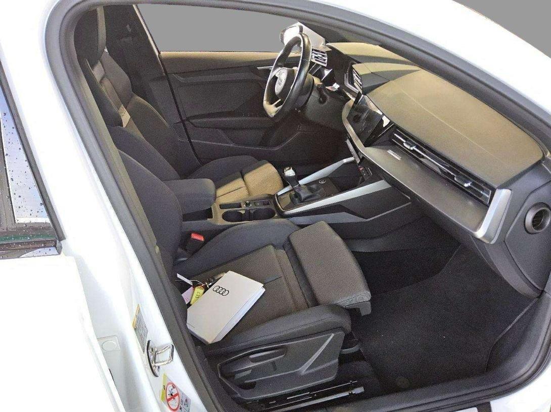 Audi A3 2023 г. Белый, пробег 55858 км