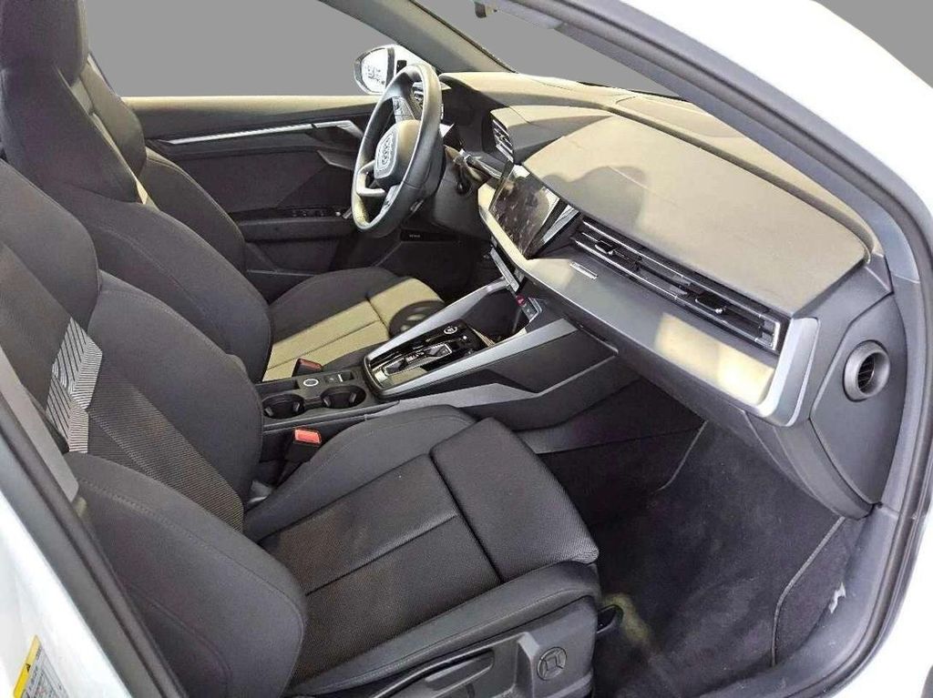 Audi A3 2025 г. Белый, пробег 37312 км