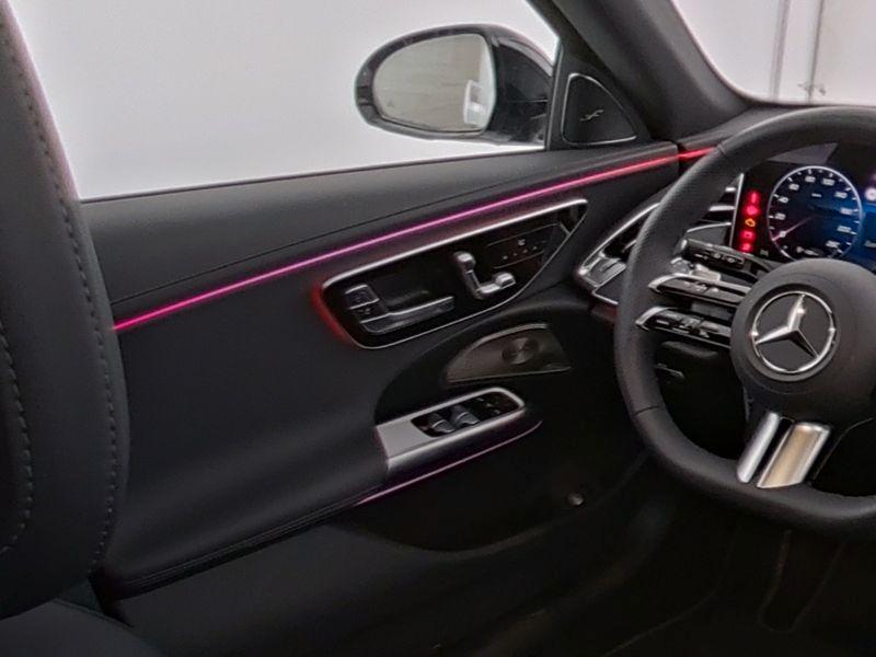 Mercedes-Benz E 220 2025 г. Белый, пробег 12179 км