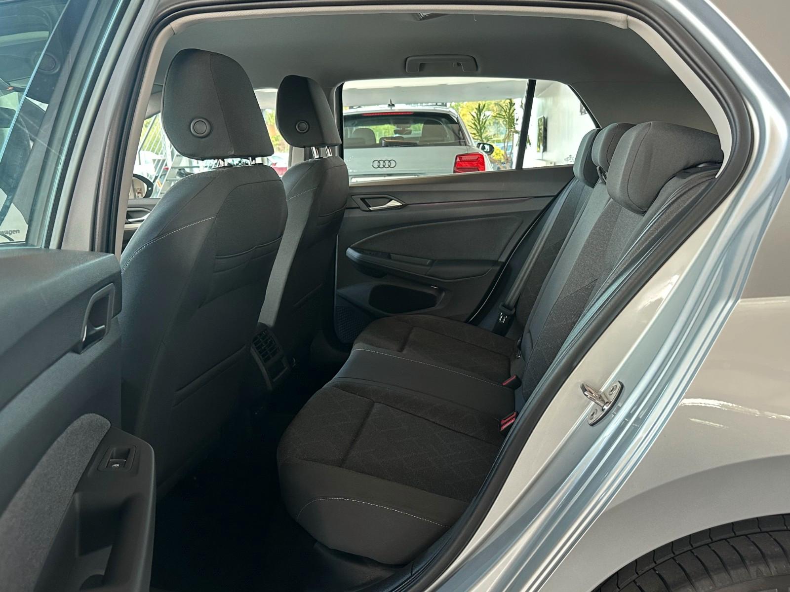 Volkswagen Golf 2023 г. Серебристый, пробег 42455 км
