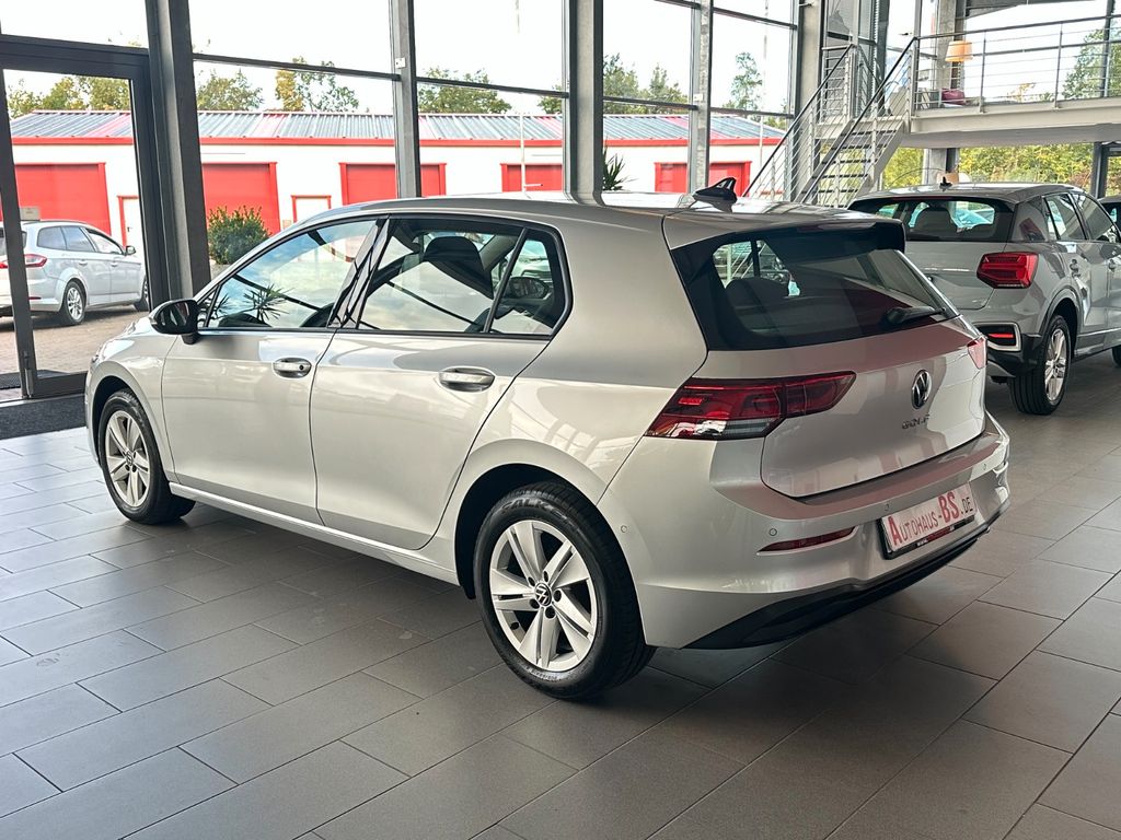 Volkswagen Golf 2023 г. Серебристый, пробег 42455 км