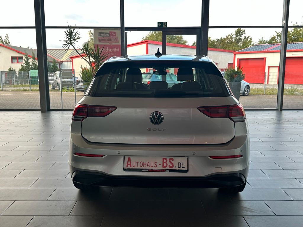 Volkswagen Golf 2023 г. Серебристый, пробег 42455 км