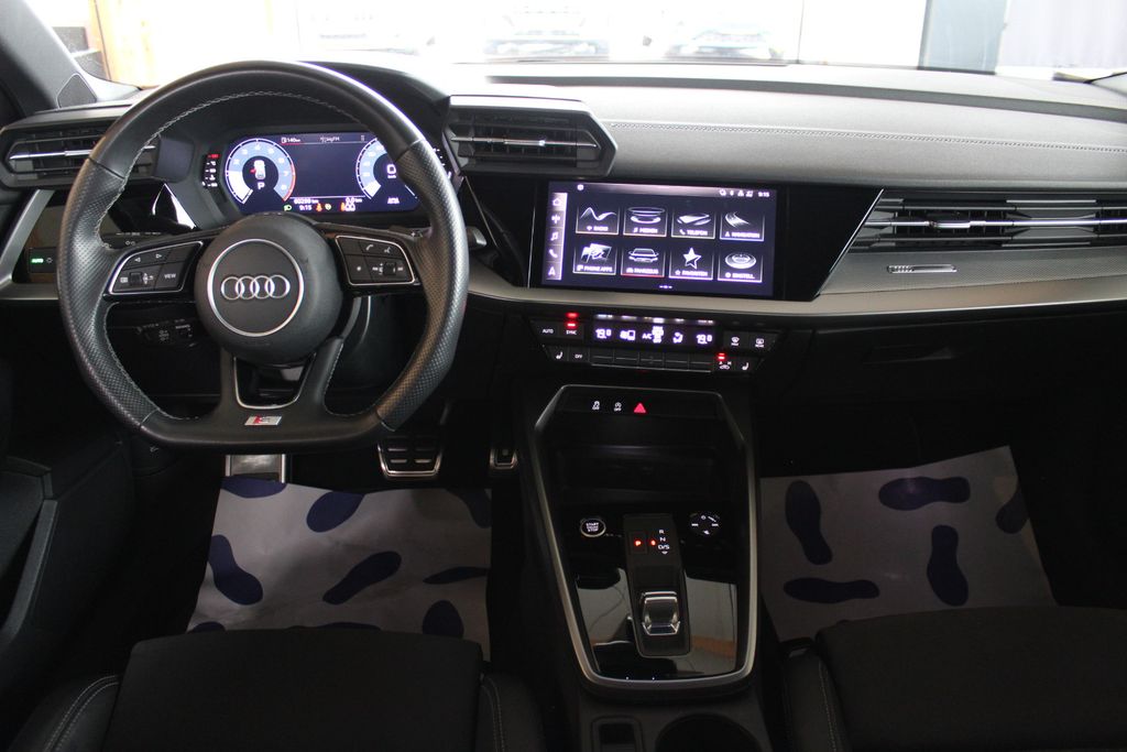 Audi A3 2022 г. Чёрный, пробег 60000 км