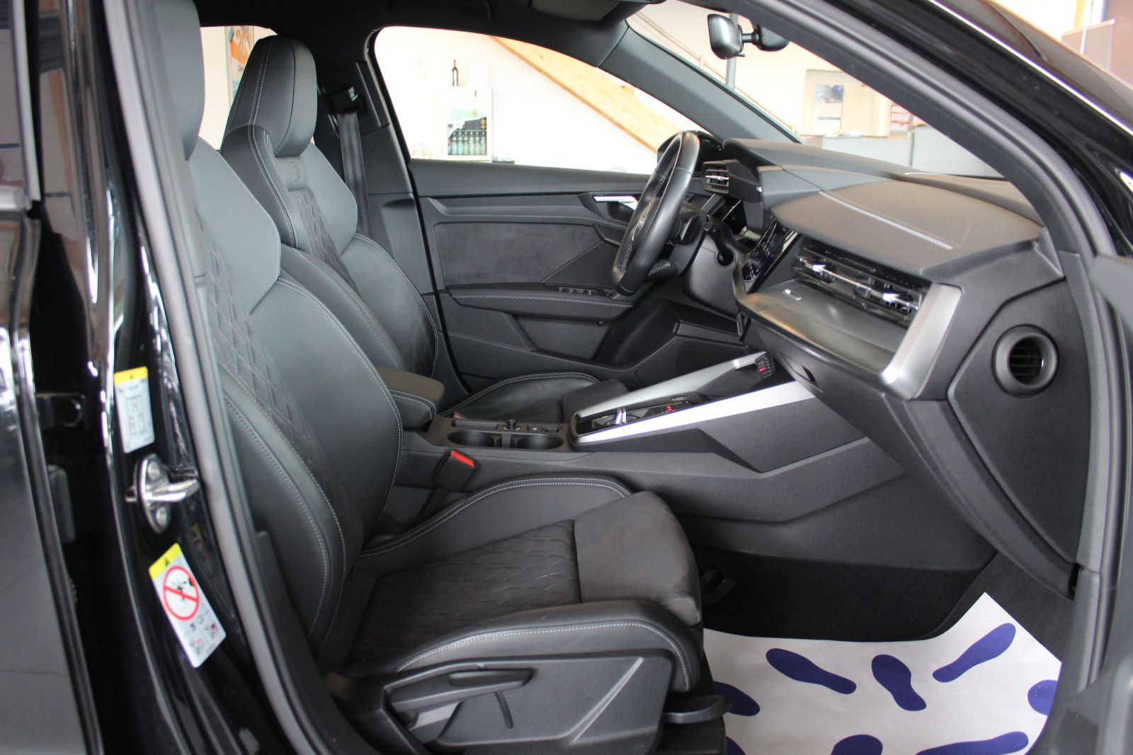 Audi A3 2022 г. Чёрный, пробег 60000 км