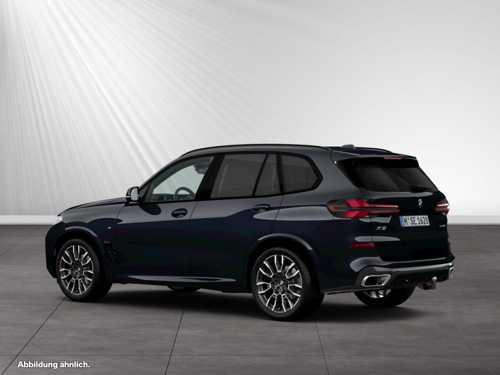 BMW X5 2025 г. Чёрный, пробег 26800 км