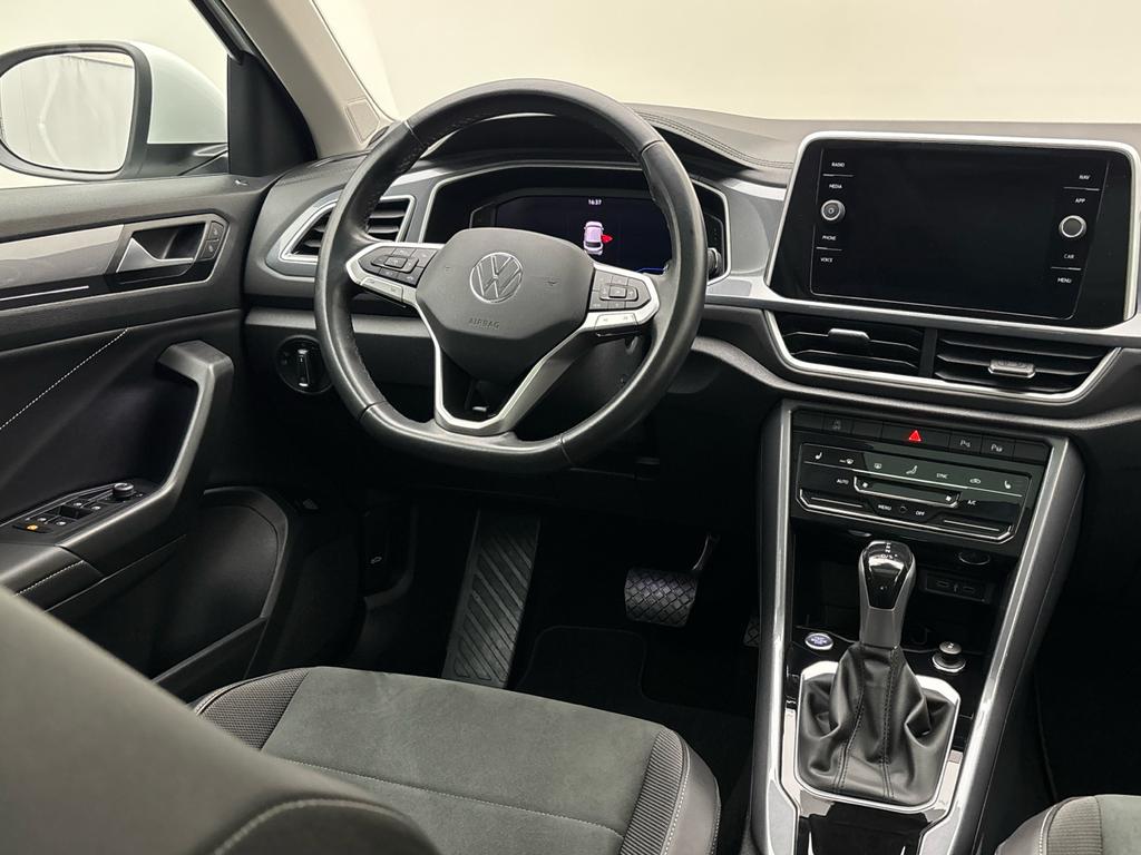 Volkswagen T-Roc 2022 г. Белый, пробег 34635 км