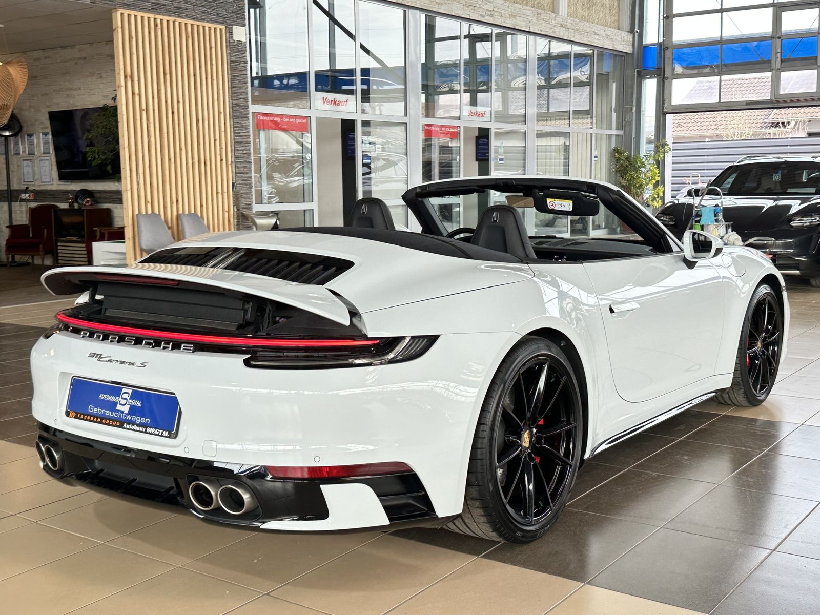Porsche 992 2021 г. Белый, пробег 23656 км