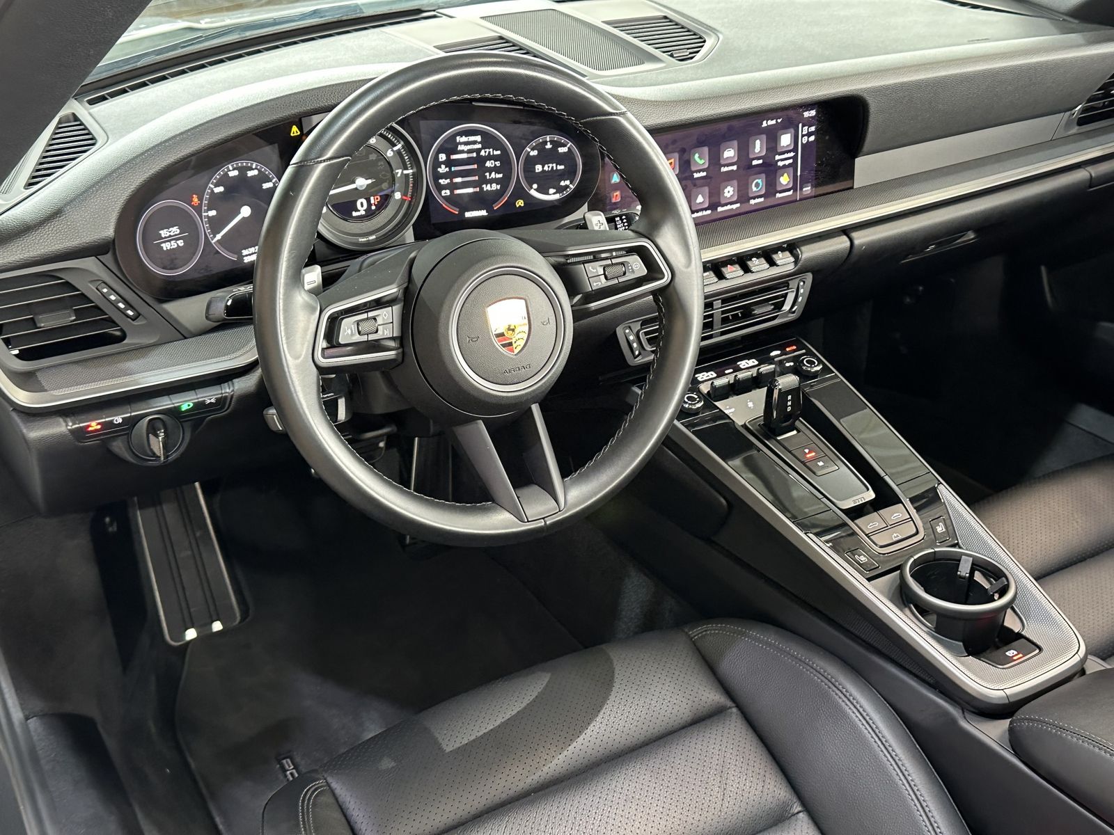 Porsche 992 2021 г. Белый, пробег 23656 км