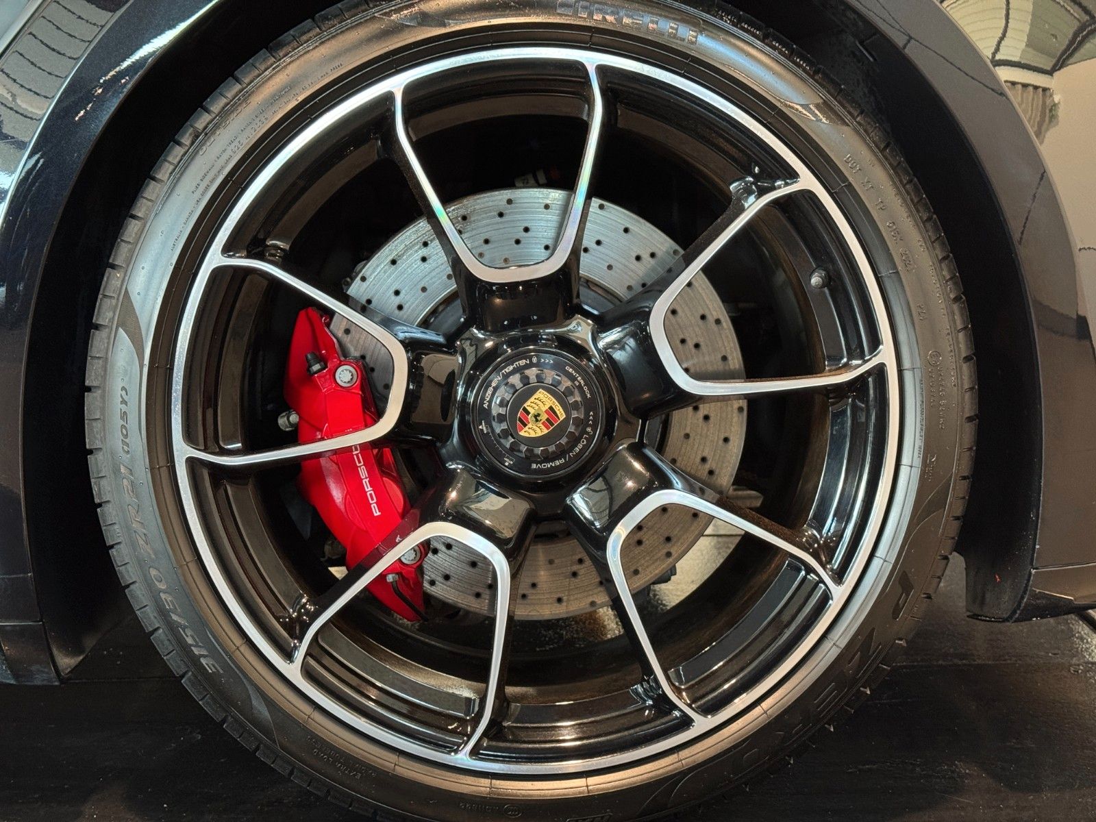 Porsche 992 2021 г. Чёрный, пробег 49934 км