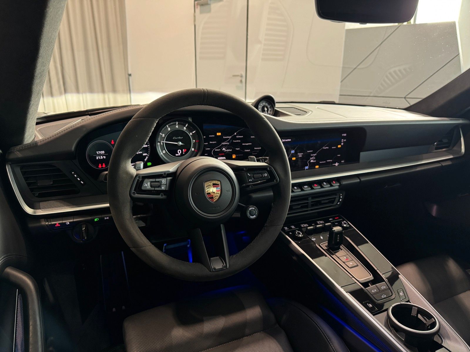 Porsche 992 2021 г. Чёрный, пробег 49934 км
