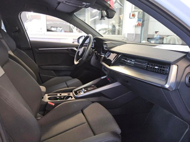 Audi A3 2023 г. Белый, пробег 32300 км
