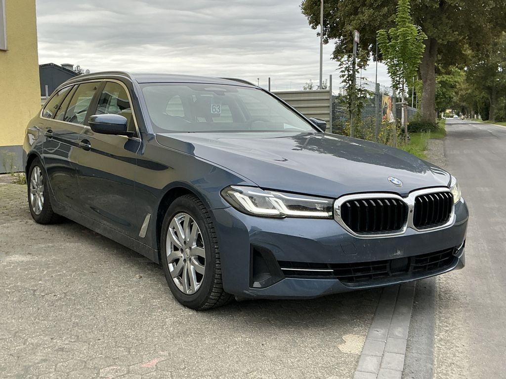 BMW 520 2023 г. Синий, пробег 49986 км