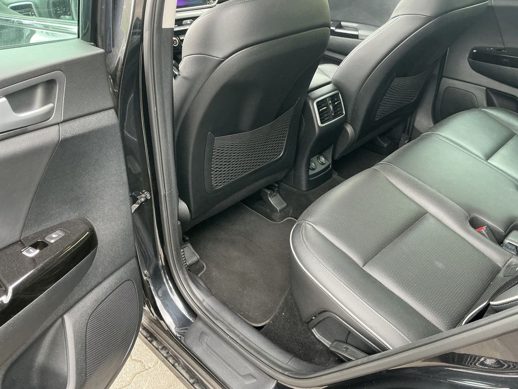 Kia Sportage 2021 г. Чёрный, пробег 59980 км
