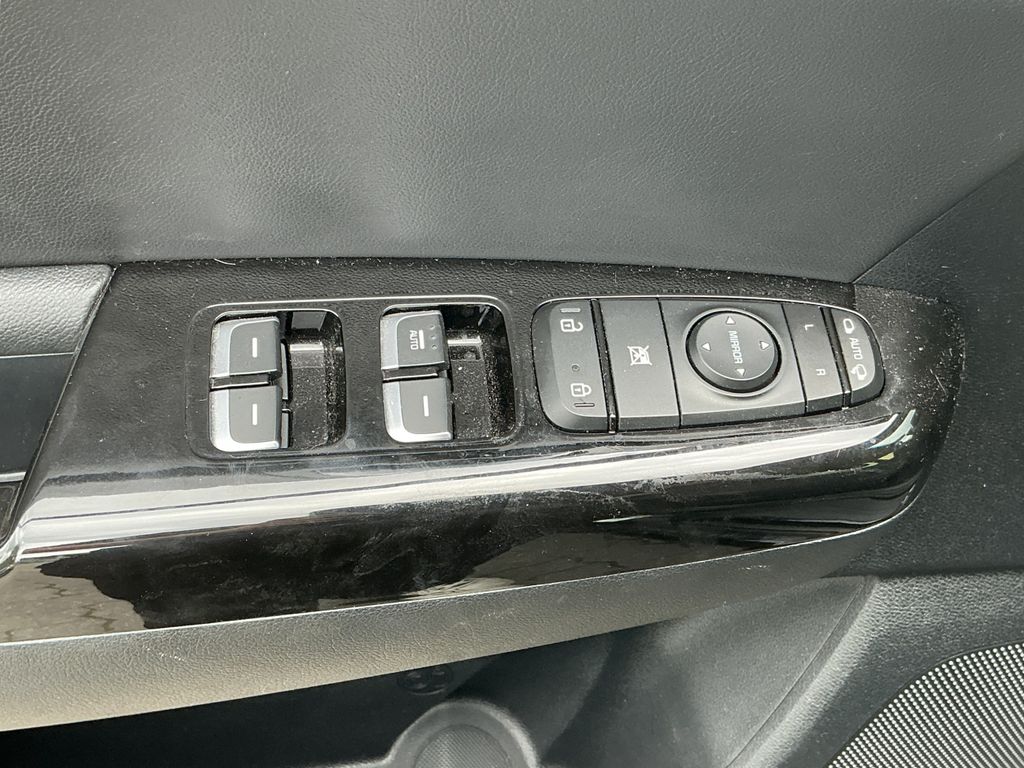Kia Sportage 2021 г. Чёрный, пробег 59980 км
